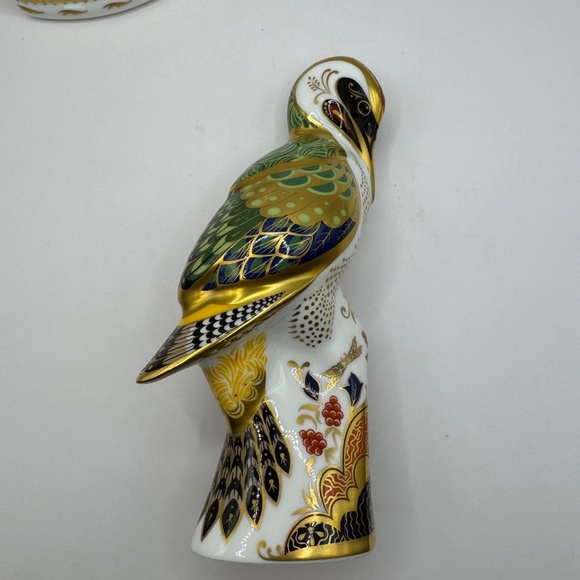 Royal Crown Derby Green Woodpecker Fine Bone China Paperweight. Gold Stopper. - Picture 3 of 11